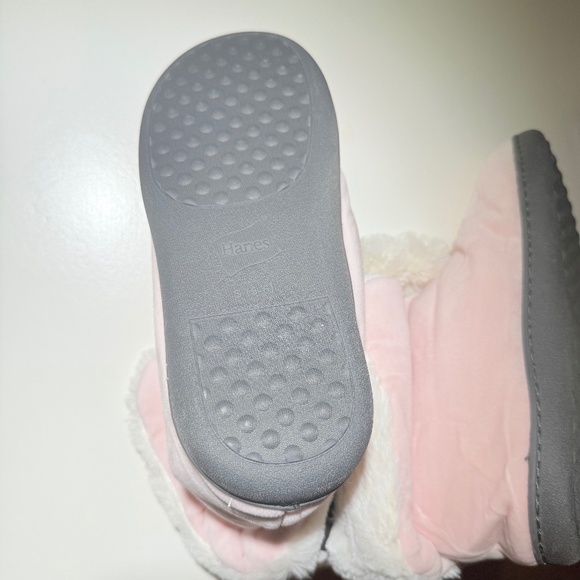 Cozy pink slipper booties with plush faux fur and pom-pom ties - Picture 3 of 5